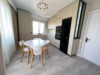 Apartment in new building, for long term rent, 3 room(s), 95 m²