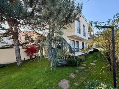 Продаётся дом 240 м², на участке 600 м²